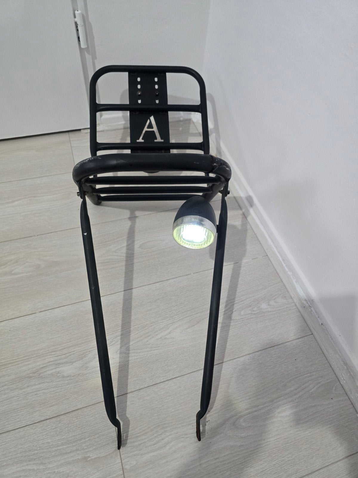 Zwart fietsrek met LED-verlichting, Ophalen of Verzenden, Gebruikt