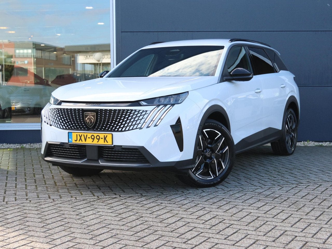 Peugeot 5008 1.2 Hybrid 145pk Allure | Camera | Lichtmetalen, Automaat, 145 pk, Gebruikt, 1199 cc