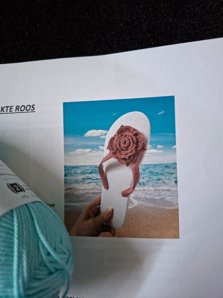 haakpakket: teenslippers met bloem haken ( turquoise bloem), Ophalen of Verzenden, Nieuw, Haken, Patroon of Boek