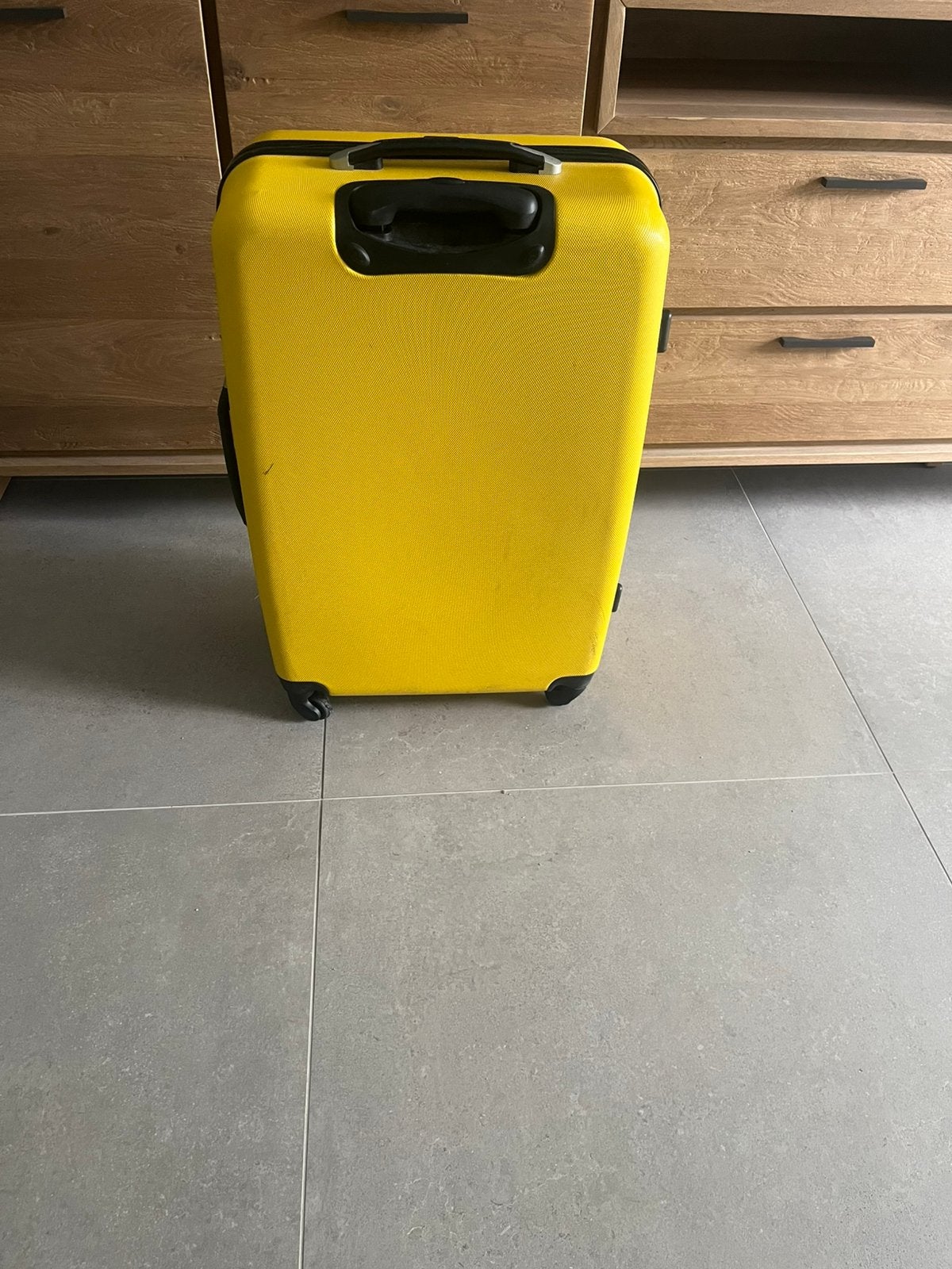 Gratis Grote reiskoffer  ca 90 liter, Ophalen, Hard kunststof, 45 tot 55 cm, Slot
