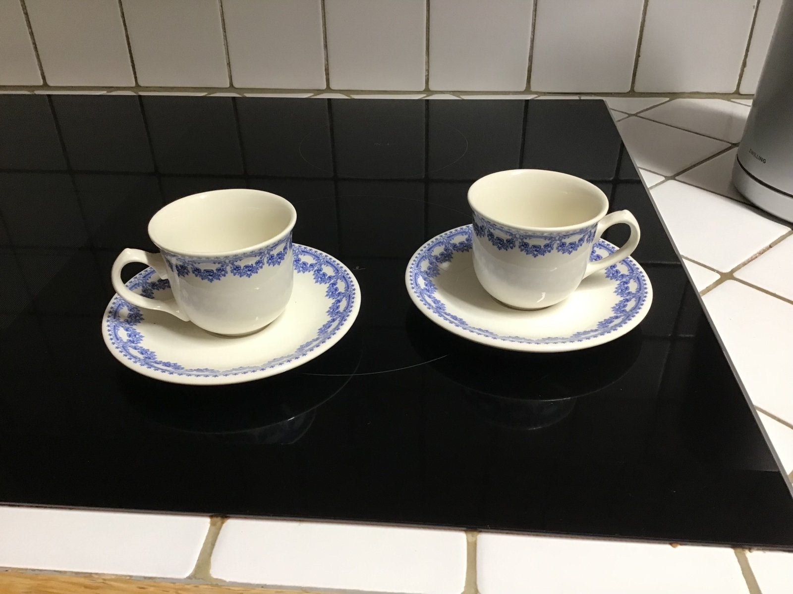 2x Royal Boch Carlotta Koffiekopjes met Schotels, Ophalen of Verzenden