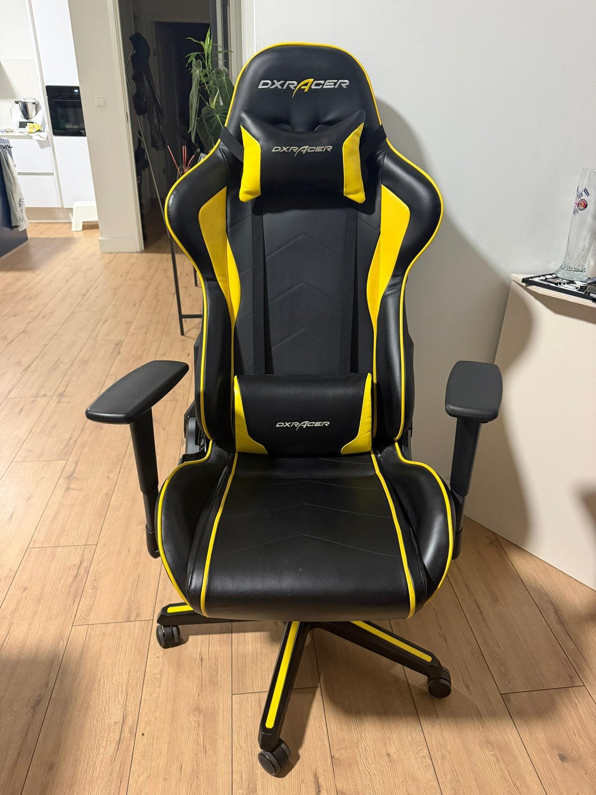 DXRacer Gaming Stoel Zwart/Geel – Zeer Goede Staat, Huis en Inrichting, Bureaustoelen, Ophalen, Zwart, Zo goed als nieuw, Gaming bureaustoel