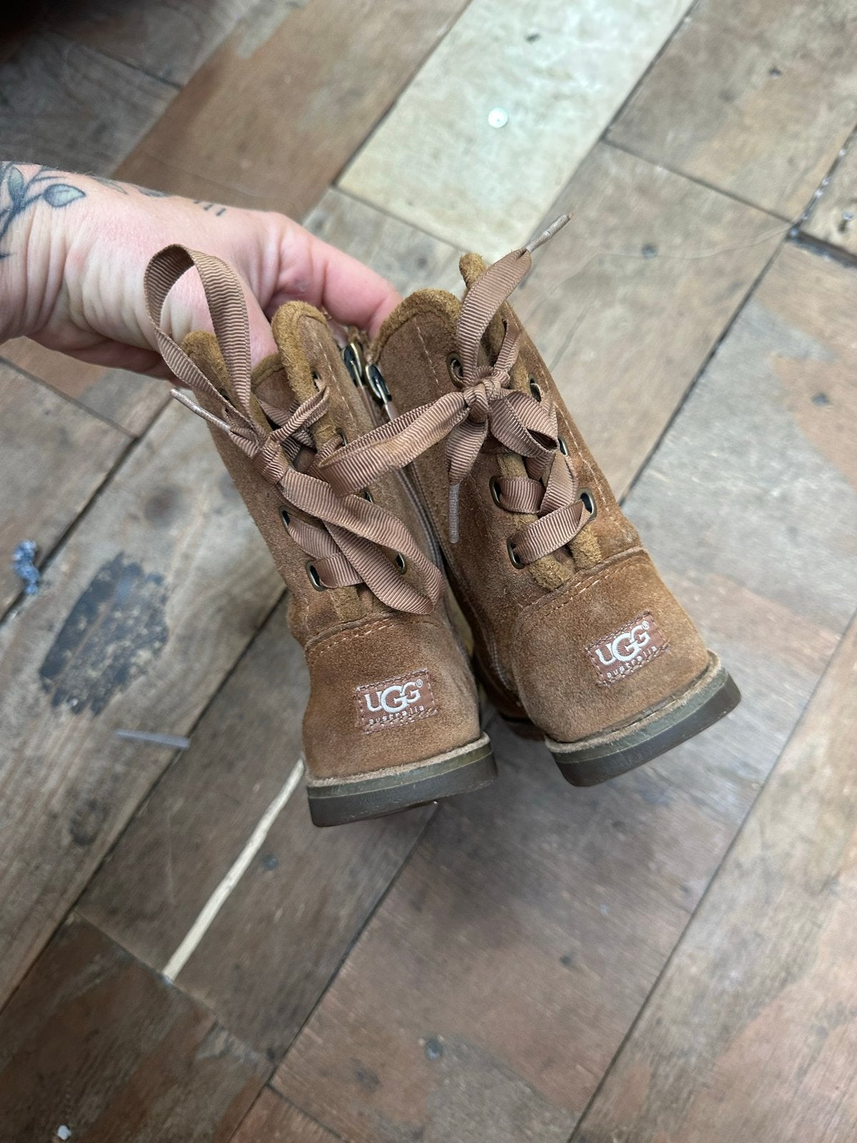 UGG Laarzen voor kinderen - Maat 25, Kinderen en Baby's, Ophalen of Verzenden, Zo goed als nieuw, Jongen of Meisje, Laarzen
