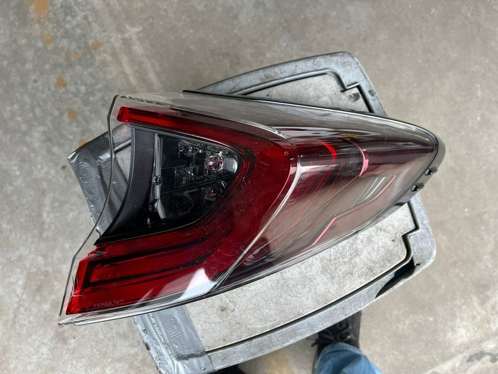 achterlicht c-hr led 81550-f4031-00 rechts 2016-2019, Auto-onderdelen, Verlichting, Toyota, Info@toyota.com, Toyota, Gebruikt
