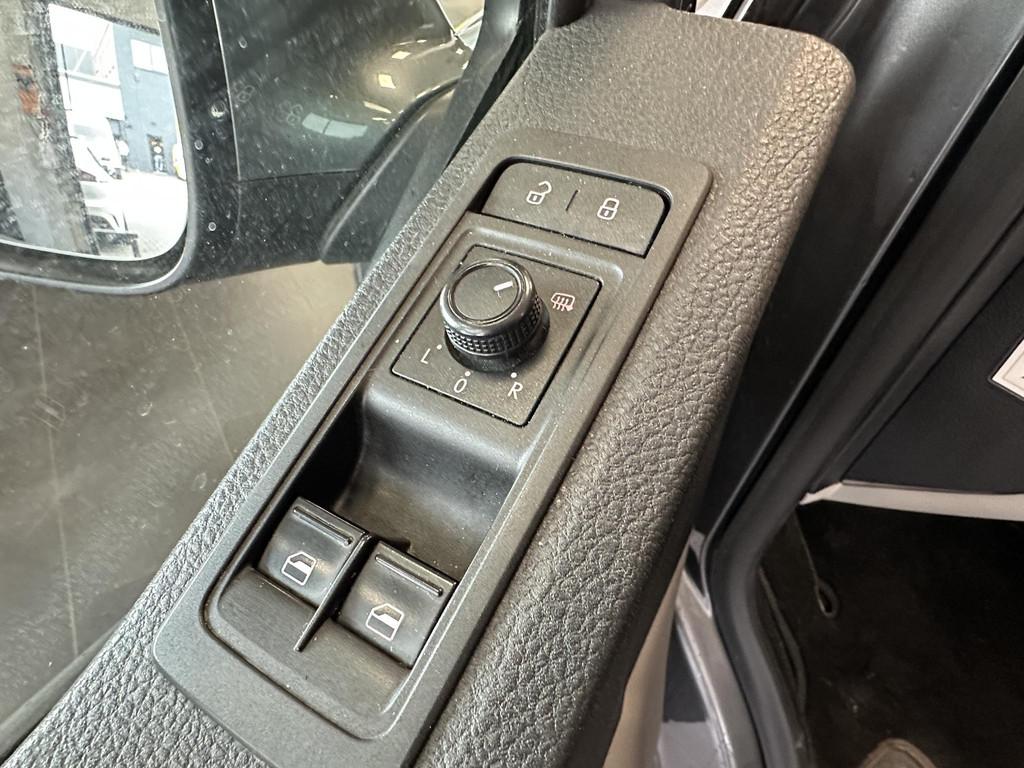 Volkswagen Transporter 2.0 TDI L2H1 DC 4Motion Highline BULL, Auto's, Bestelauto's, Automaat, Gebruikt, 4 cilinders, 2500 kg