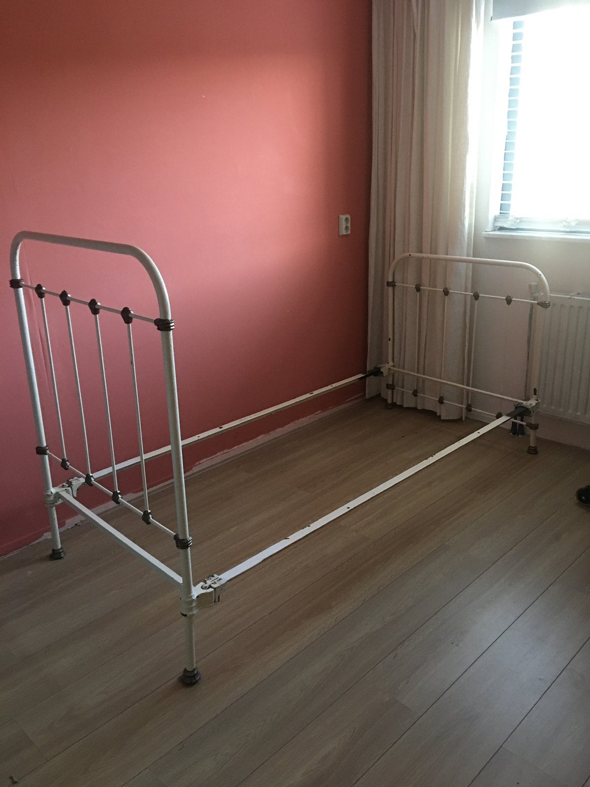 Frans spijlenbed 90x200, Ophalen