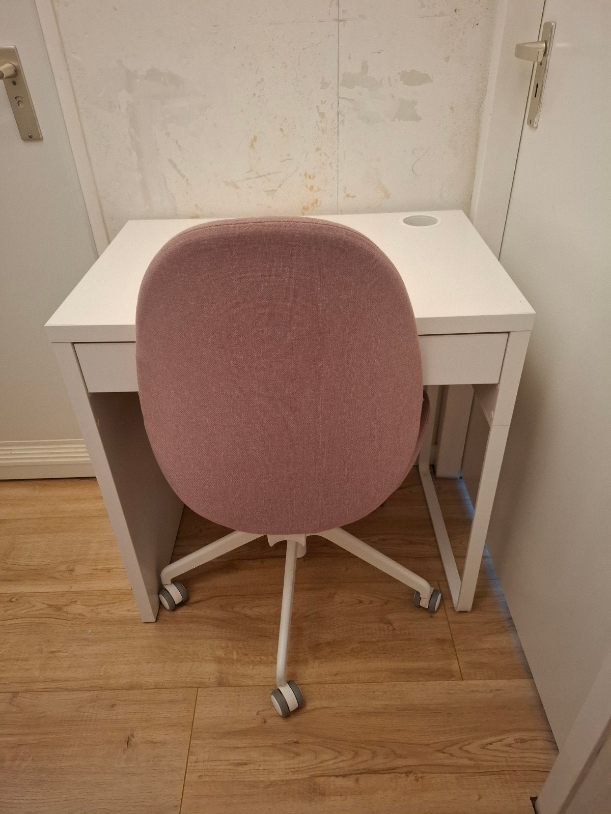 Wit bureau Micke met lade + bureaustoel Hattefjall, Ophalen, Gebruikt, Spaanplaat of MDF, Kabelgoot