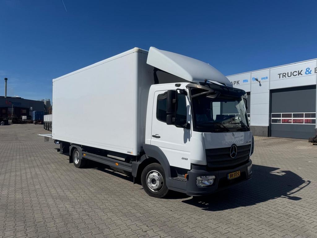 Mercedes Atego 8-18, Auto's, Vrachtwagens, Automaat, Achterwielaandrijving, Wit, Mercedes-Benz