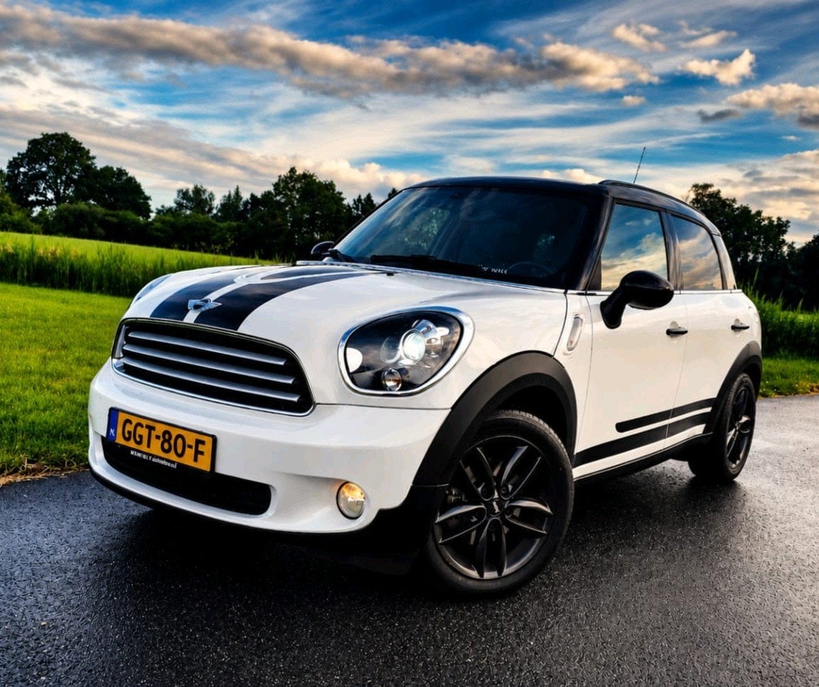 Mini Countryman 1.6 Cooper 2014 Wit / XENON  / Zwart leer, Voorwielaandrijving, Particulier, SUV of Terreinwagen, 17 km/l