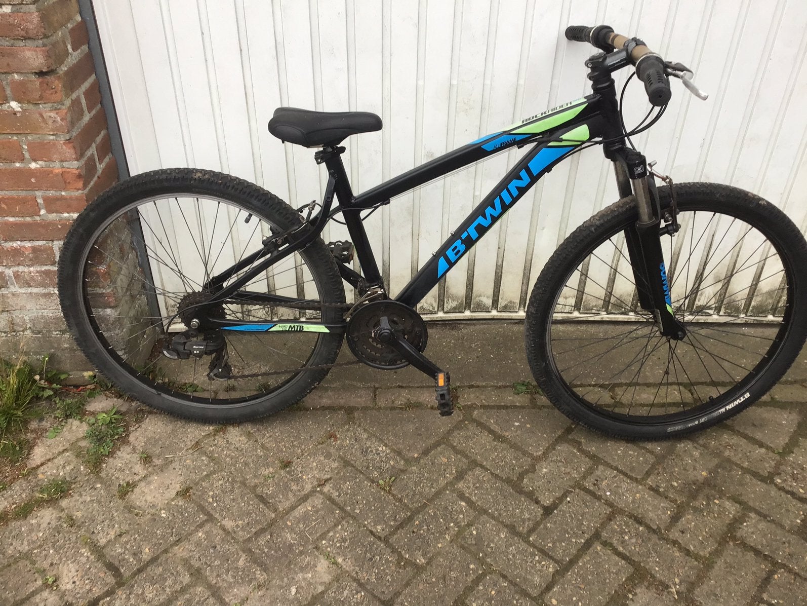 B Twin Rockrider, Minder dan 45 cm, Ophalen, Zo goed als nieuw, Overige merken