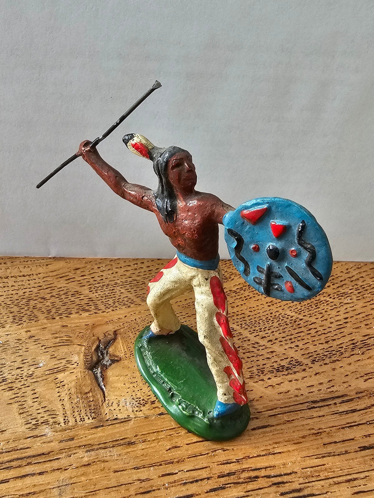 Vintage Tinnen Indiaan Figuur met Speer en Schild, Ophalen of Verzenden, Gebruikt