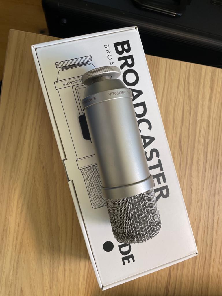 Røde Broadcaster microfoon met nieuwe plopkap, Ophalen of Verzenden, Zo goed als nieuw, Studiomicrofoon
