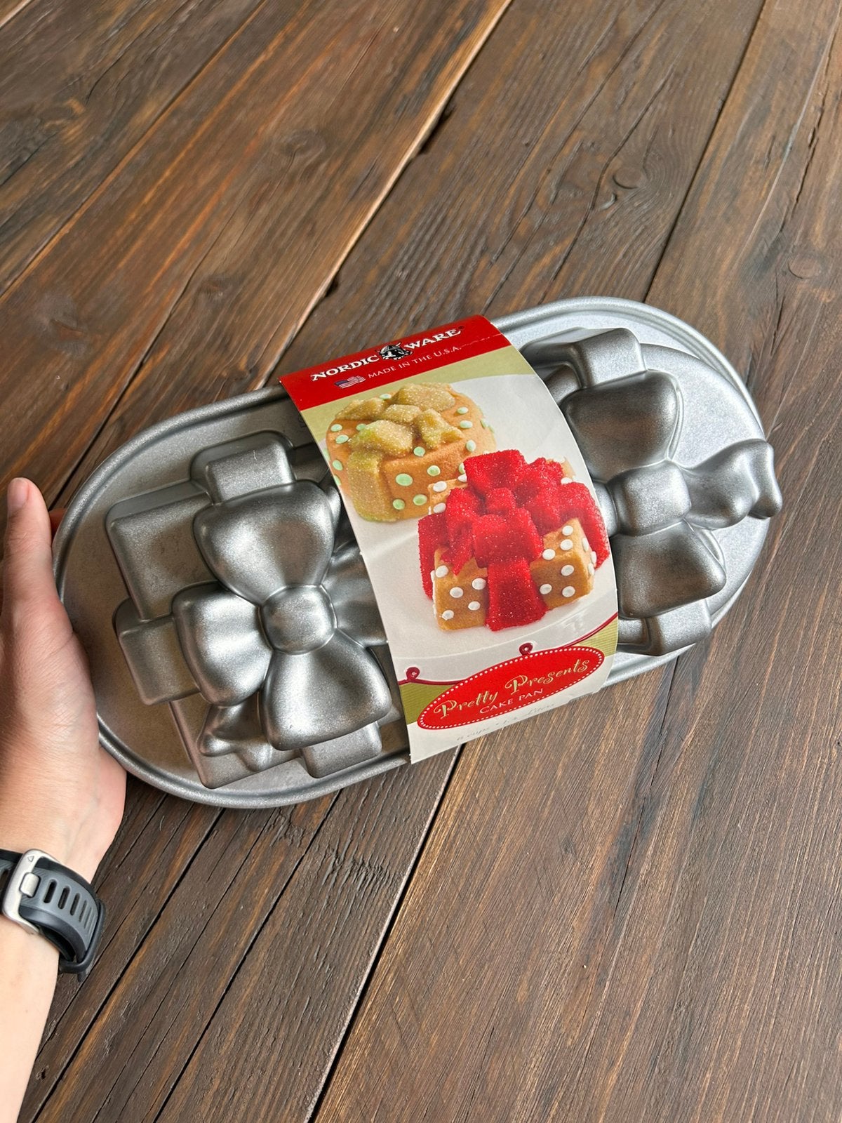 Nordic ware bakvorm pretty presents, Ophalen of Verzenden, Nieuw, Taarten, Bakvorm