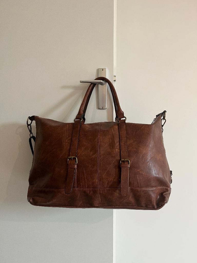 Vittoria 11 Leather Italy - zacht bruin leren weekend tas, Sieraden, Tassen en Uiterlijk, Tassen | Reistassen en Weekendtassen