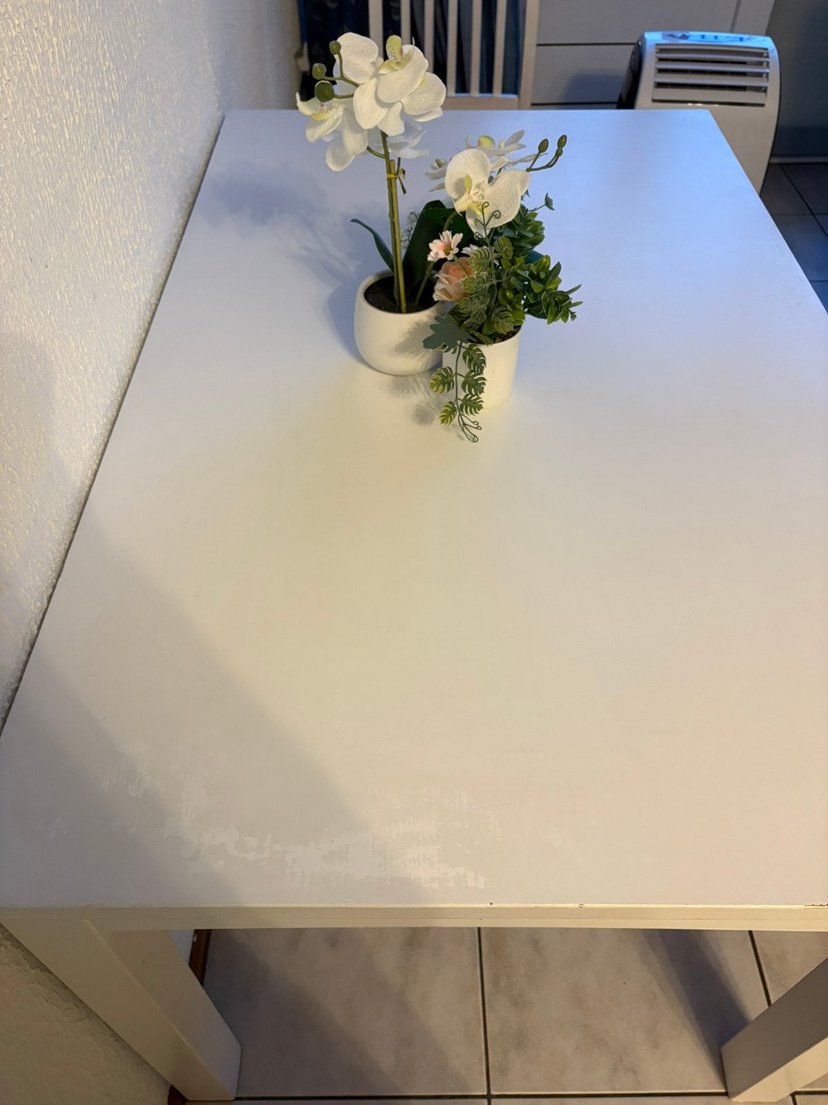 white dining table with 4 chairs, Huis en Inrichting, Tafels | Eettafels, Ophalen, Gebruikt, 50 tot 100 cm, Vijf personen of meer