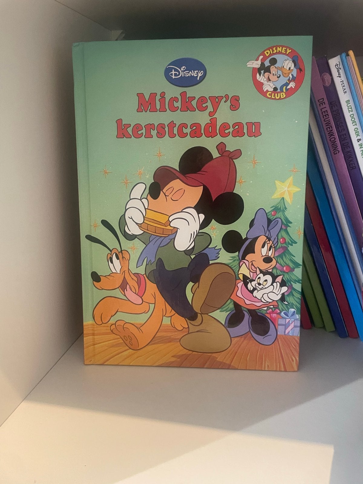 Disney Mickey's Kerstcadeau - Disney Boekenclub, Ophalen of Verzenden, Zo goed als nieuw, 3 tot 4 jaar