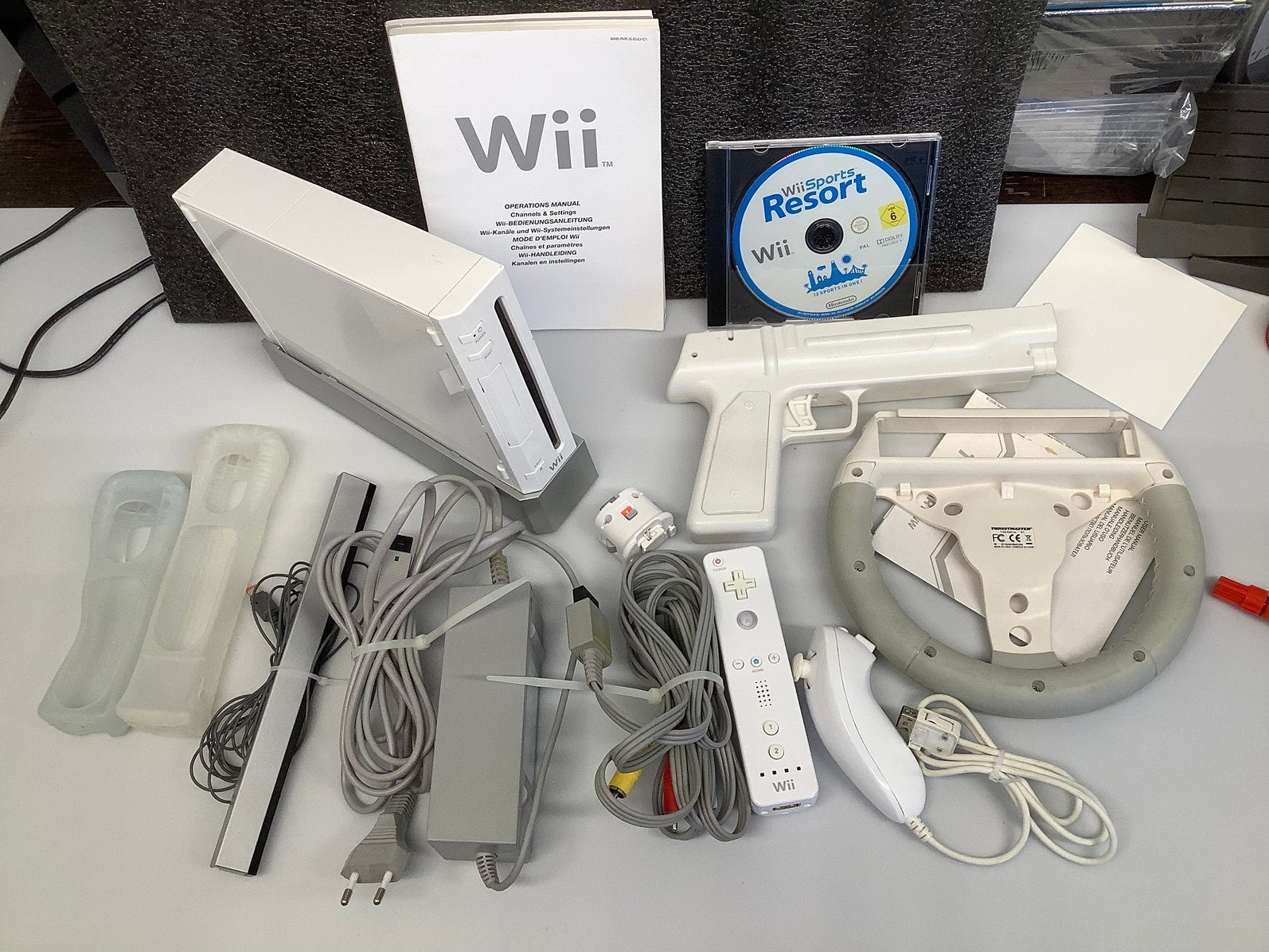 Complete set Nintendo Wii met controller, nunchuck en spel, Ophalen of Verzenden, Gebruikt, Met 1 controller, Met games