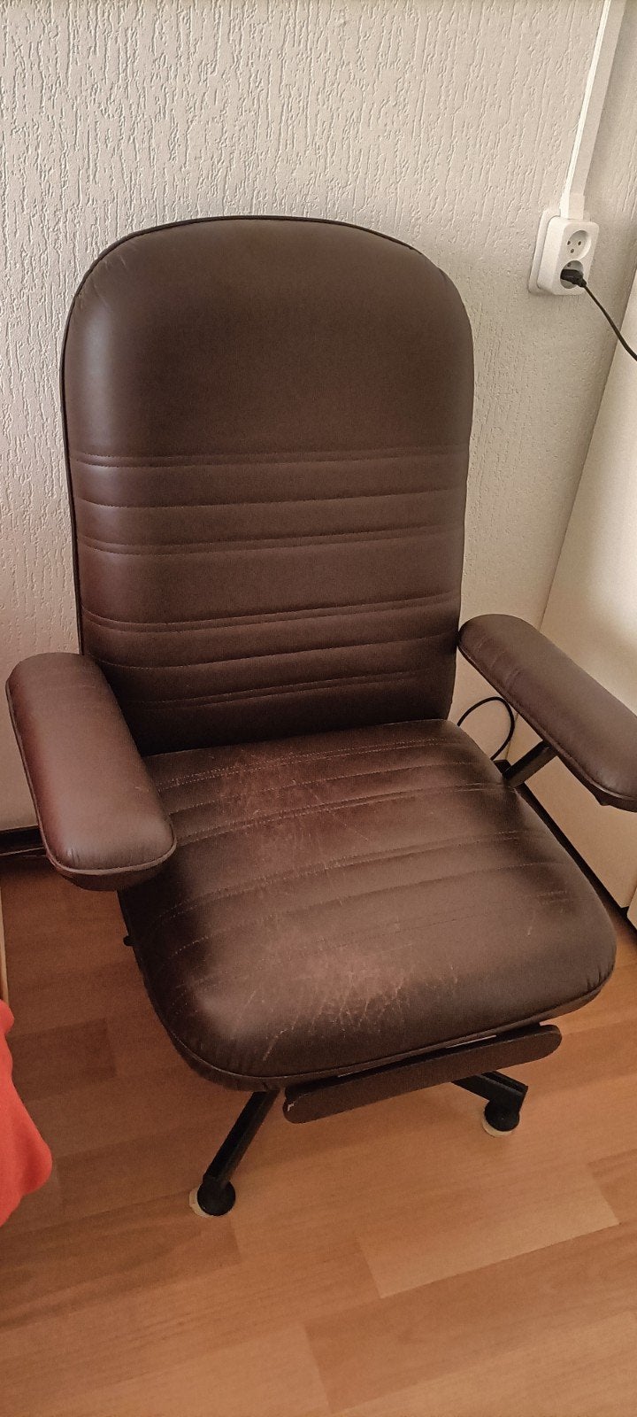 Bruine leren slaapstoel - Compleet en comfortabel, Ophalen, Gebruikt, Bruin, Leer