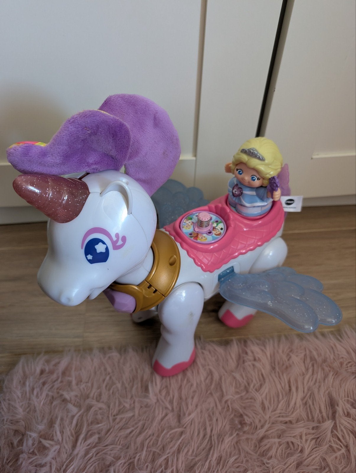 VTech v tech eenhoorn 5 euro  vrolijke vriendjes, Ophalen of Verzenden, Zo goed als nieuw, 6 maanden tot 2 jaar