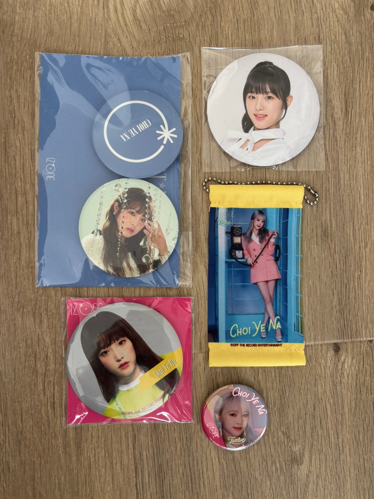 izone iz*one choi yena japan pin button mirror kpop, Verzamelen, Muziek, Artiesten en Beroemdheden, Ophalen of Verzenden, Zo goed als nieuw