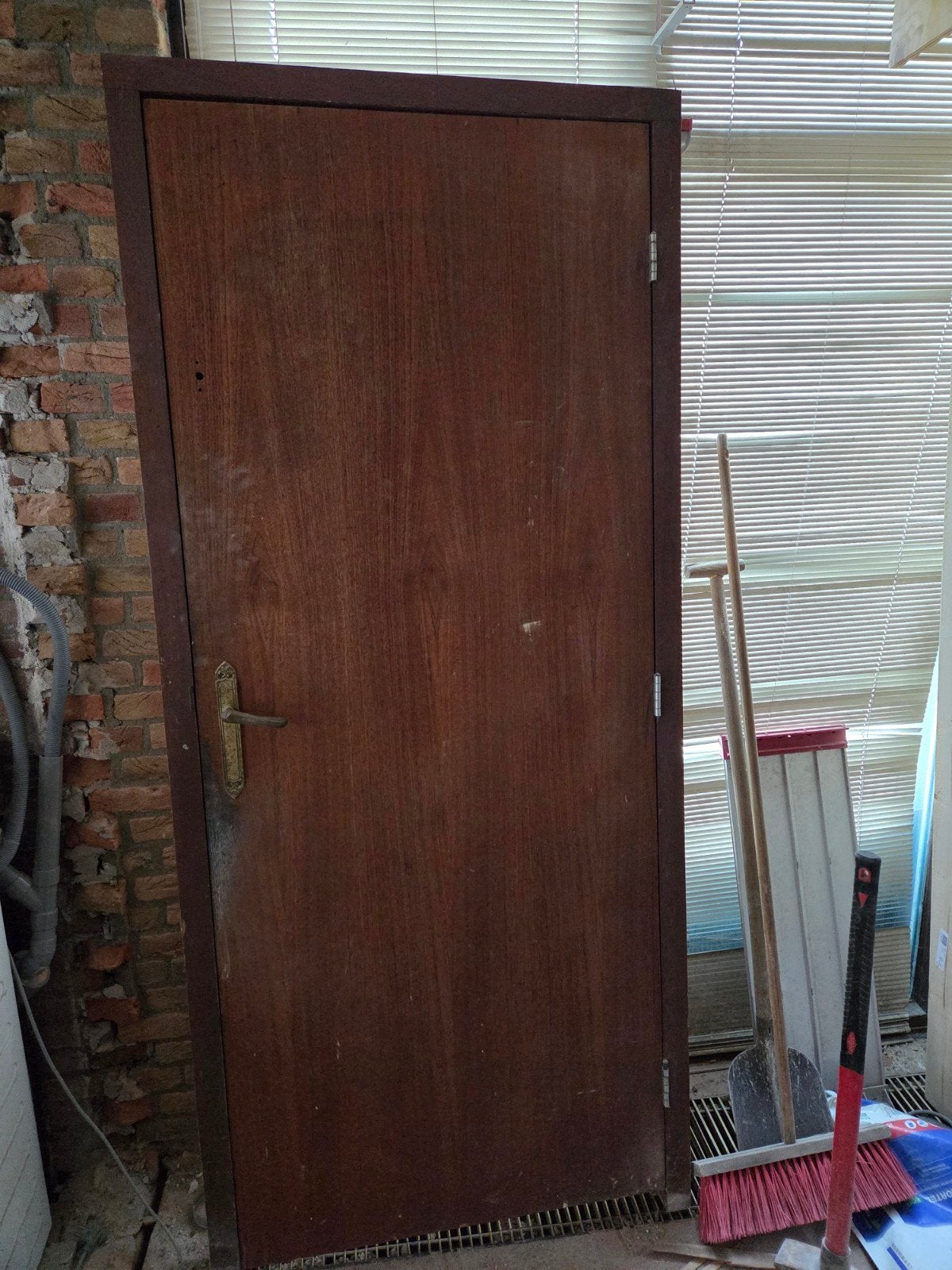 Robuuste houten deur met kozijn, Ophalen, Gebruikt, Binnendeur, 200 tot 215 cm