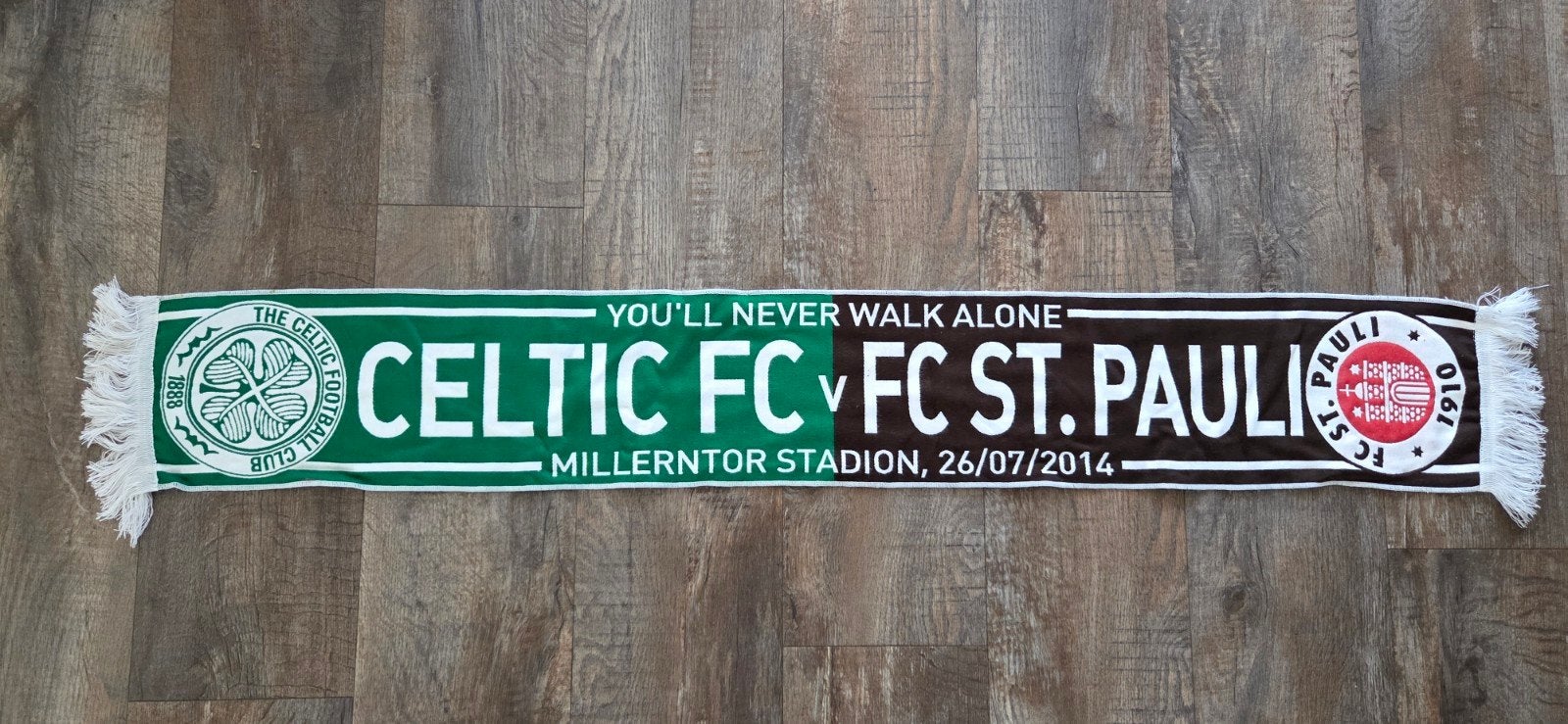 Sjaal Celtic - St Pauli, Verzamelen, Ophalen of Verzenden, Zo goed als nieuw, Buitenlandse clubs, Vaantje of Sjaal