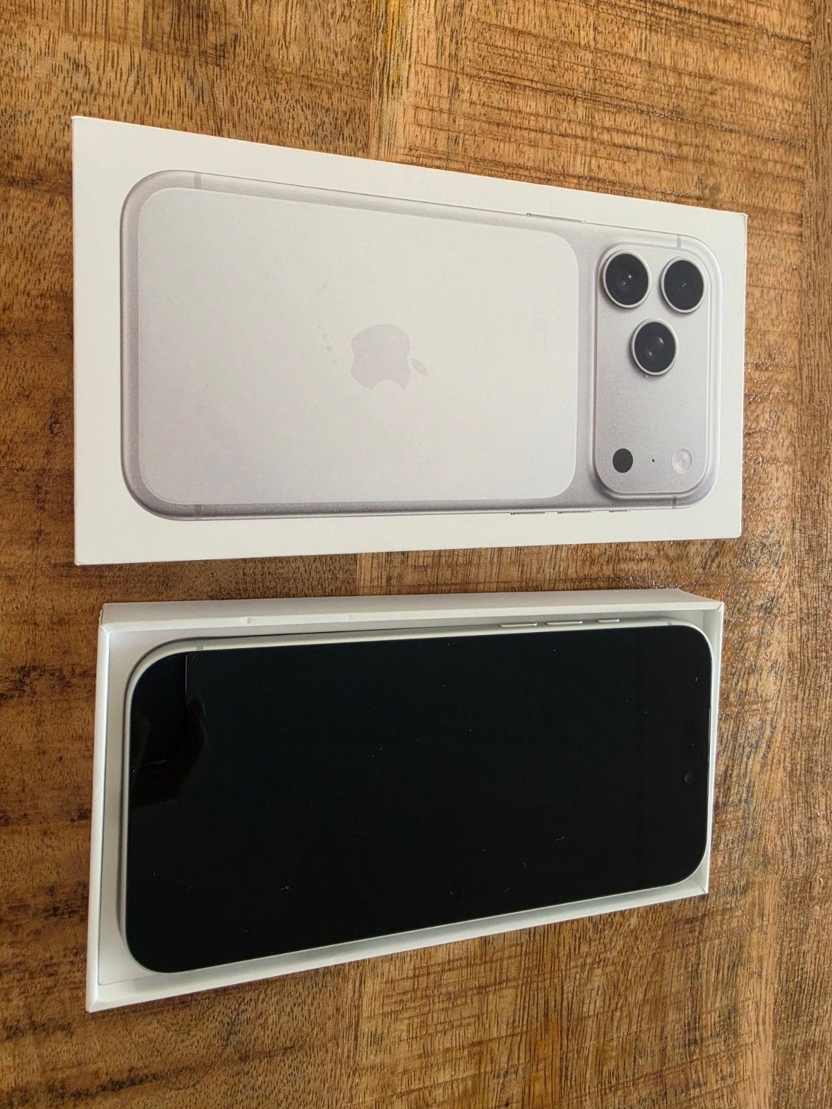 Foto 3 van Nieuwe iPhone 17 Pro Max 256GB Zilver, 3 maanden gebruik