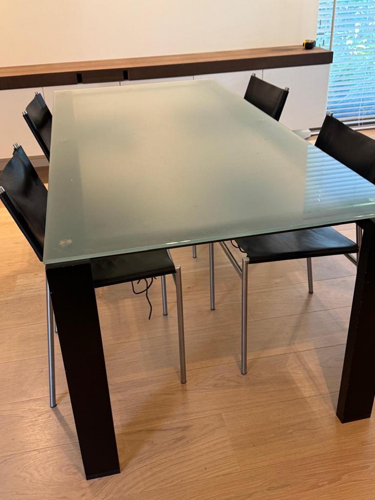 Arco designtafel met glazen blad, Gebruikt, Glas, Vijf personen of meer, 150 tot 200 cm