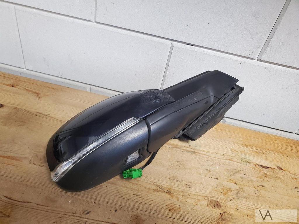 Volvo V40 2014 - 2018 spiegel rechts met slecht kapje €75, Gebruikt, -, -, Ophalen of Verzenden
