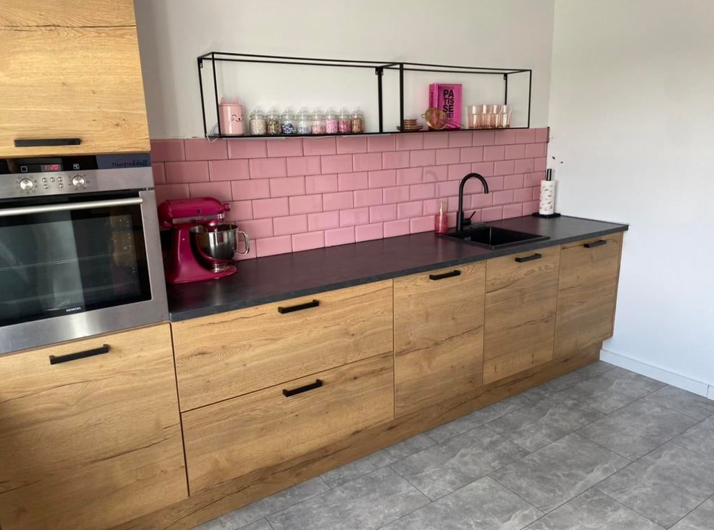 Mooie keuken - houtlook zo goed als nieuw, Huis en Inrichting, Keuken | Complete keukens, Ophalen, Zo goed als nieuw, Enkelwandige keuken