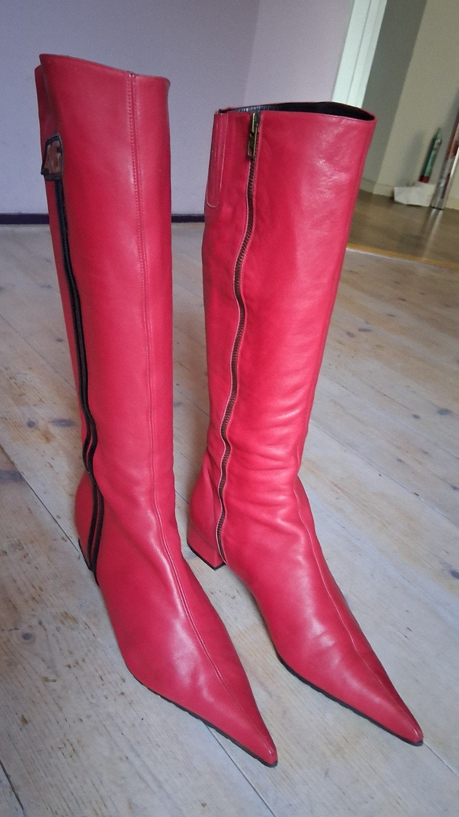 Rode leren laarzen met '46' detail - Maat 39, Hoge laarzen, Ophalen of Verzenden, Rood, Onbekend