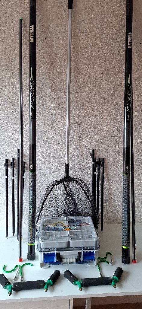Complete visuitrusting: 2 Mitchell hengels, carpdrone 1108, Ophalen, Zo goed als nieuw, Vaste hengel
