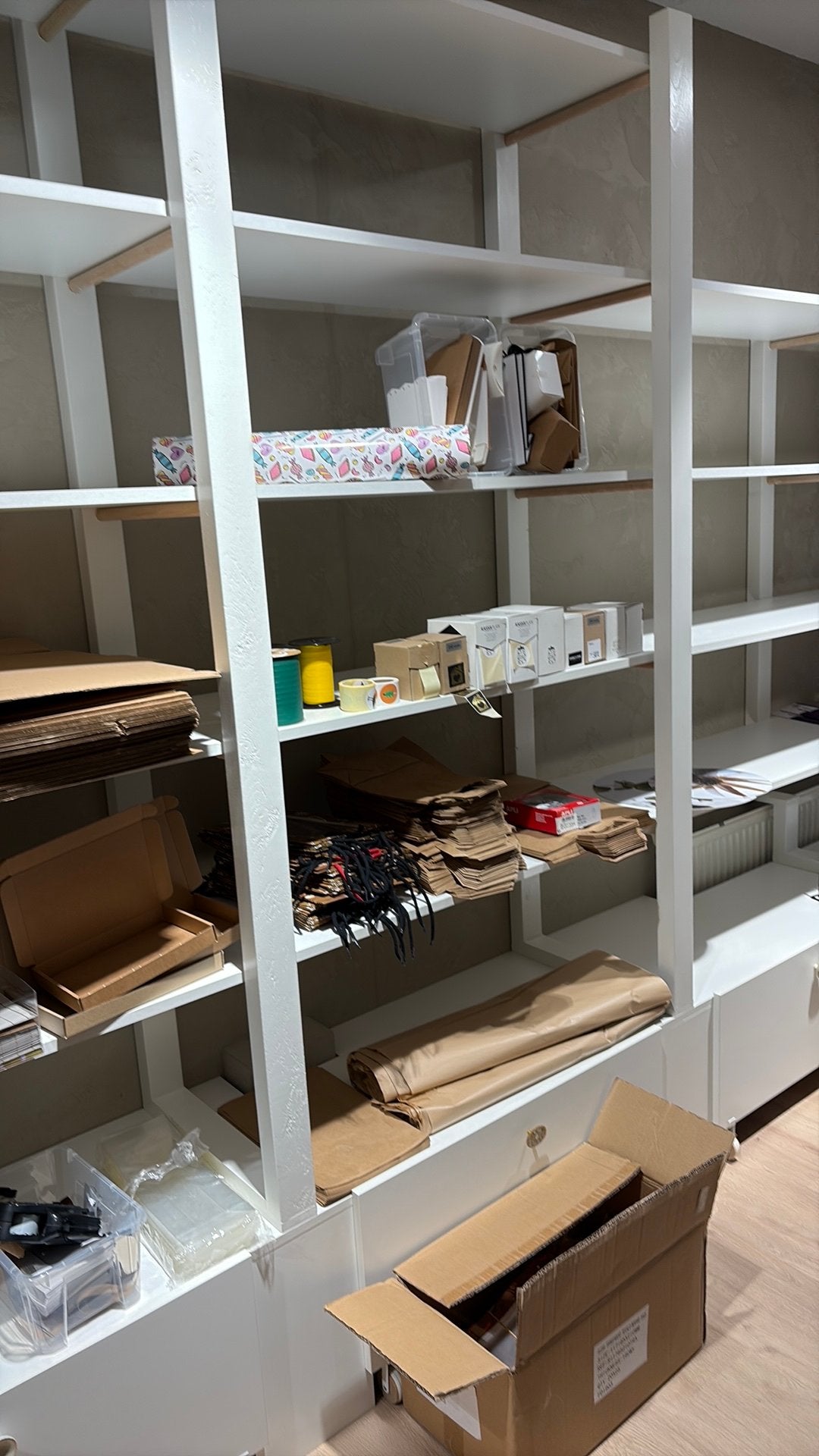 Cadeauverpakkingen/ verzenddozen/ cadeautasjes, Ophalen
