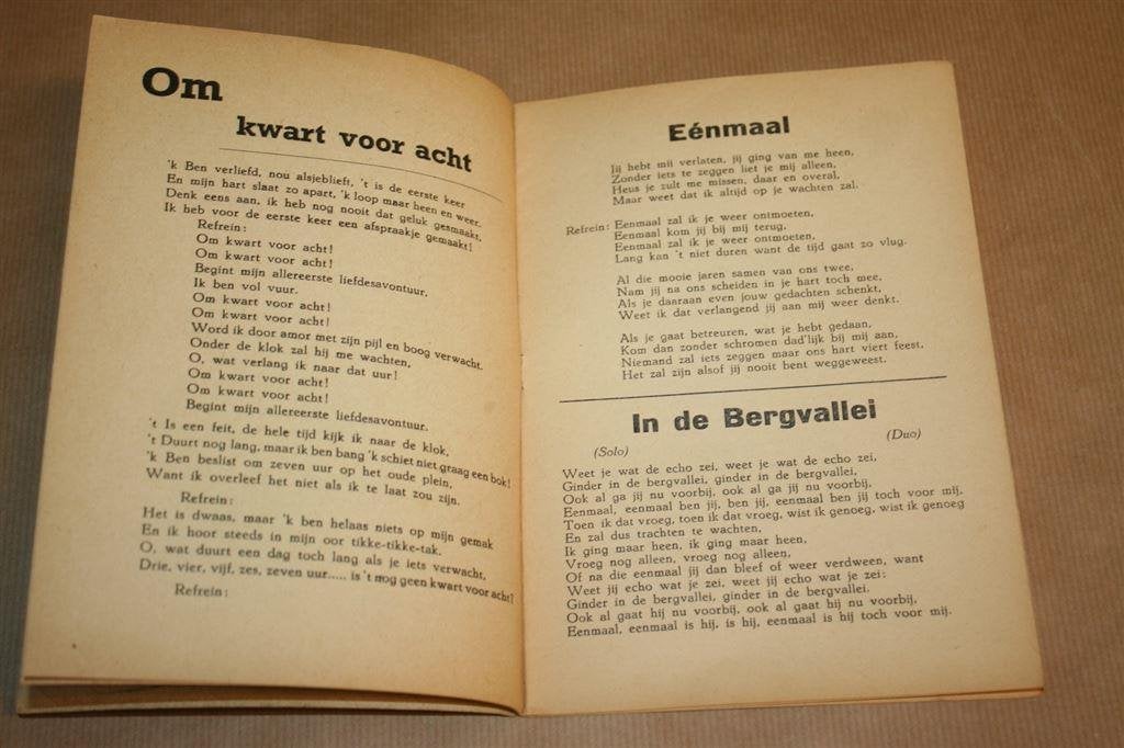 Holland zingt. De nieuwste radio-schlagers., Ophalen of Verzenden, Gelezen, Artiest