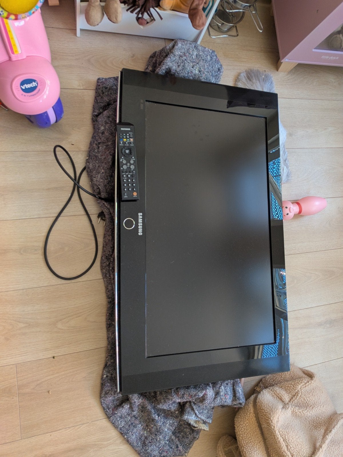 Samsung LCD TV met afstandsbediening GRATIS, Ophalen, Gebruikt, 50 Hz, 80 tot 100 cm