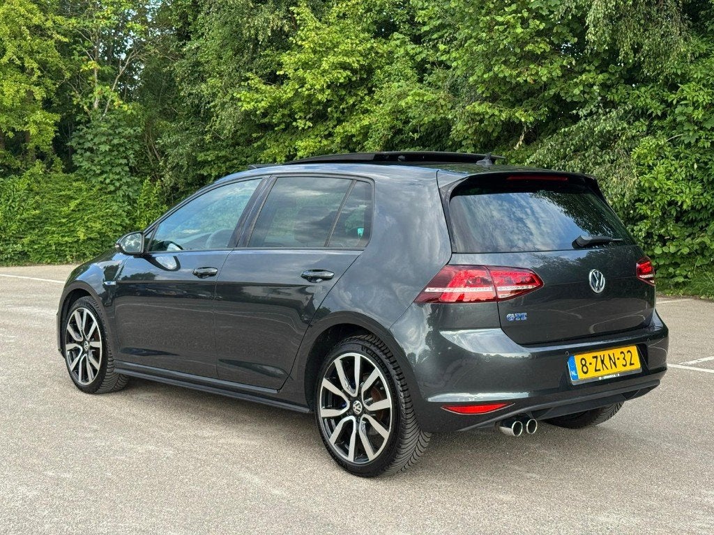 Volkswagen Golf GTE Panorama Leder Camera BOVAG Michelin, Auto's, 4 cilinders, 1395 cc, 84 €/maand, 1500 kg