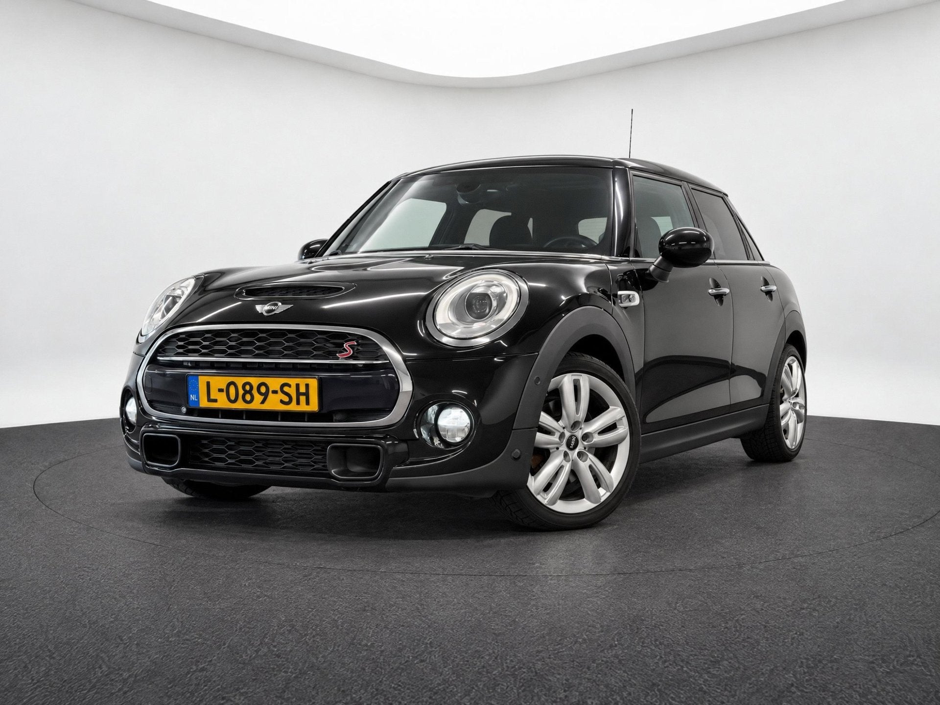 Mini Mini 2.0 Cooper S Chili Serious Business (PANO, STOELVE, Auto's, 1998 cc, Gebruikt, Euro 6, Zwart