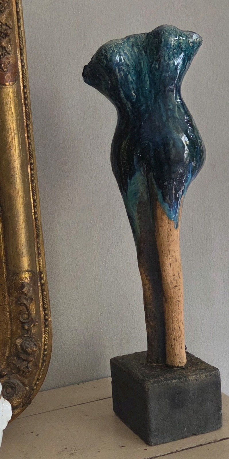 Mooi groot keramiek beeld buste op stenen voet
50 cm hoog, Ophalen