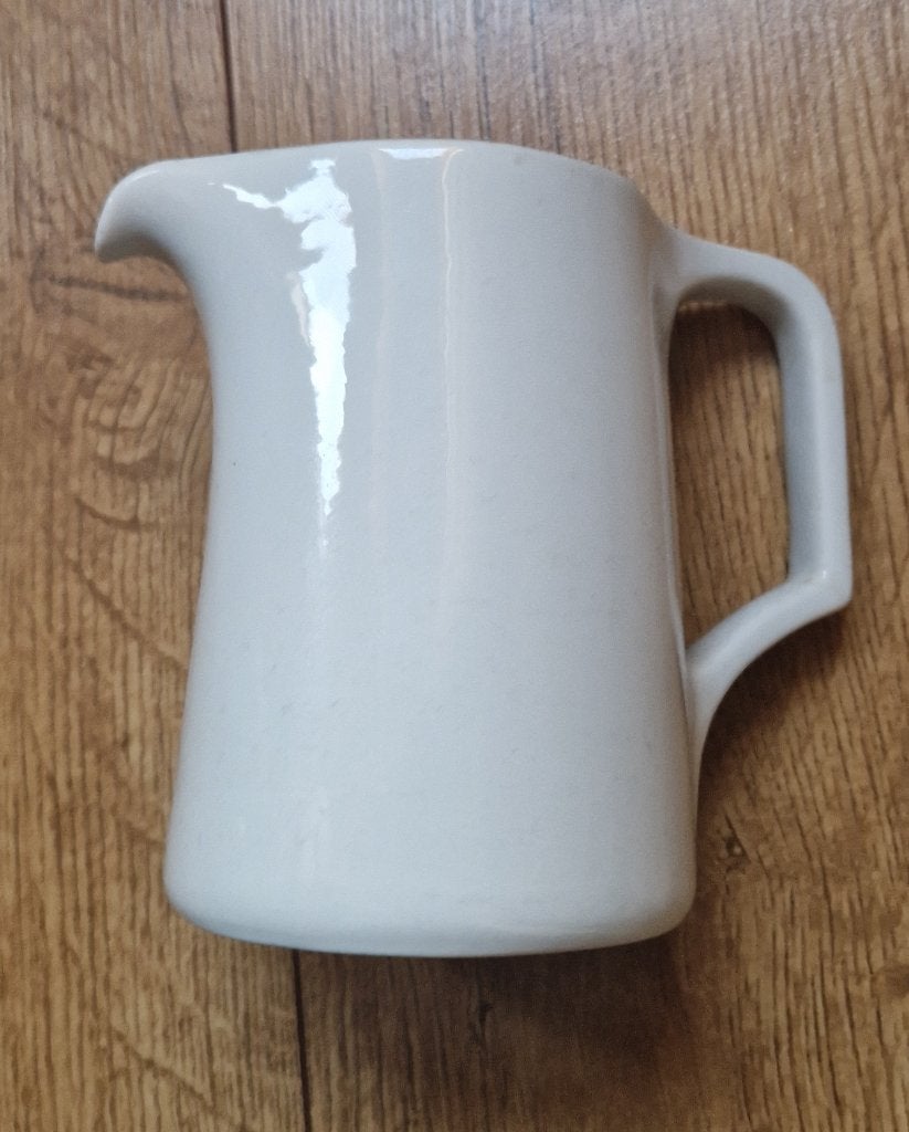 Wit porseleinen Petrus Regout melkkannetje - 12,5 cm hoog, Ophalen of Verzenden