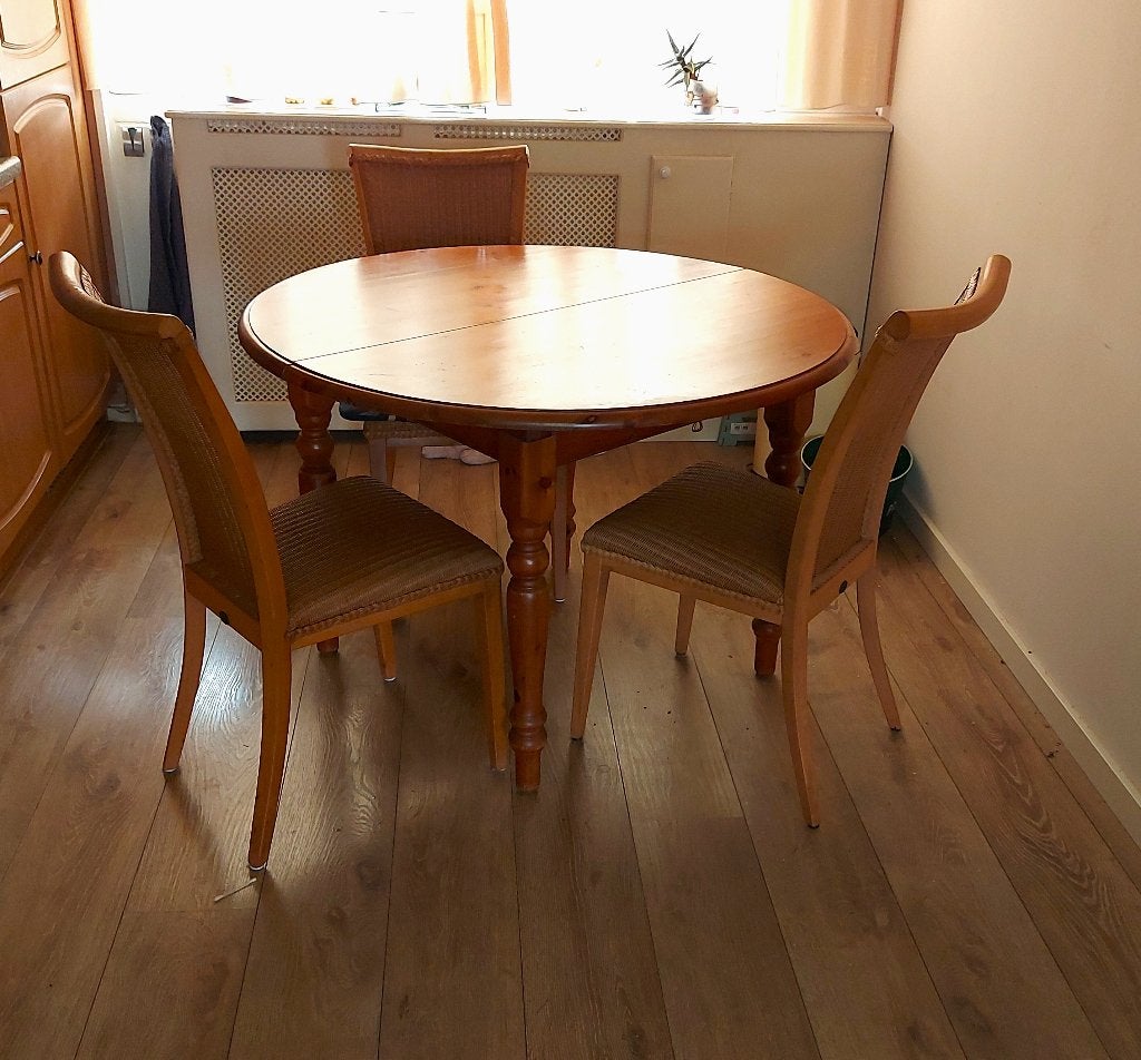 Eettafel, Ophalen, Gebruikt, Zie foto's, Vijf personen of meer