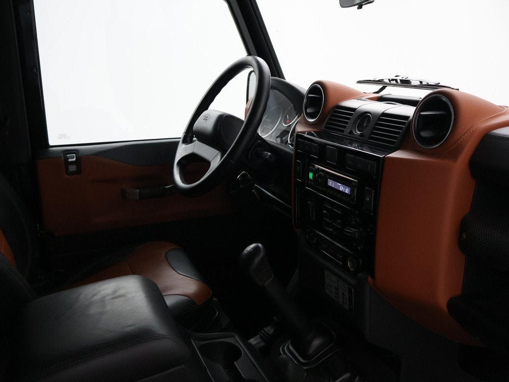 Land Rover Defender 90" 2.2D 150 PK AUTOBIOGRAPHY GRIJS KENT, Auto's, Land Rover, Gebruikt, 4 cilinders, Vierwielaandrijving, 2 stoelen