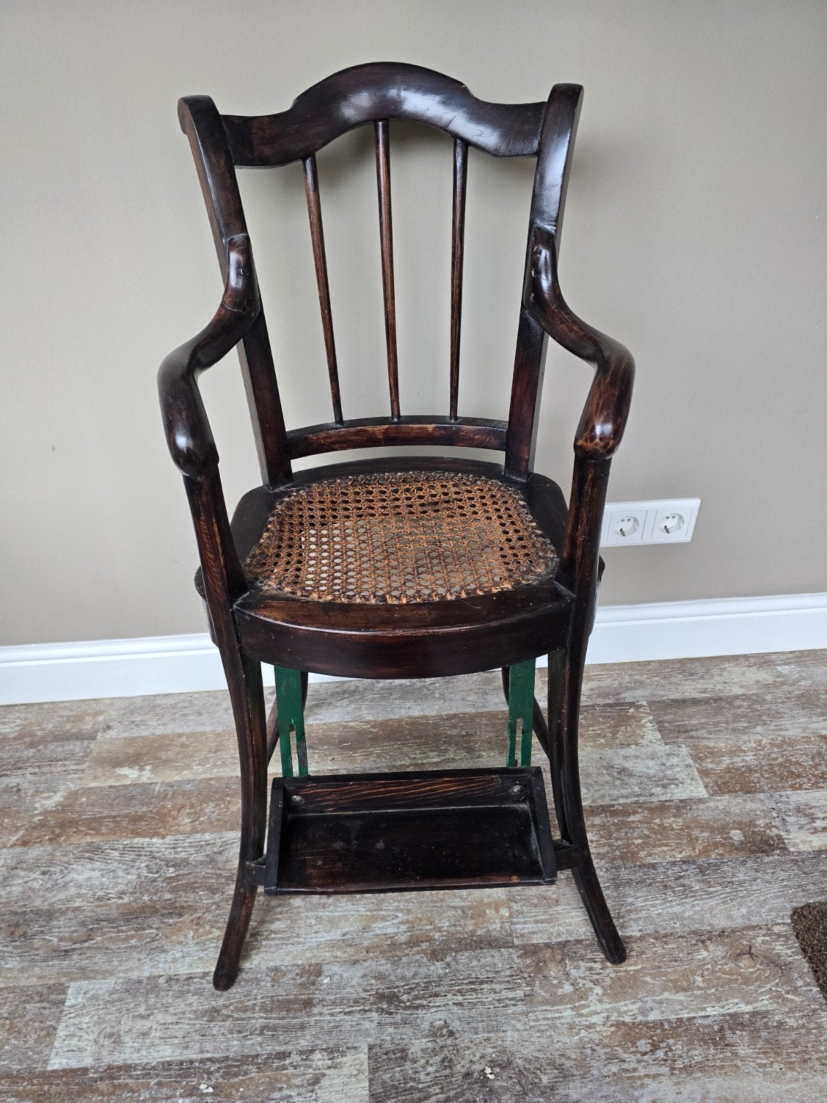 Antieke Thonet Kinderstoel met Verstelbare Voetensteun, Ophalen