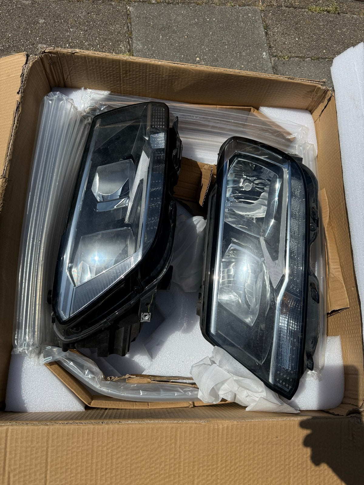 VW Tiguan OEM Koplampen 2016-2021 Links en Rechts, Ophalen of Verzenden, Gebruikt, Volkswagen