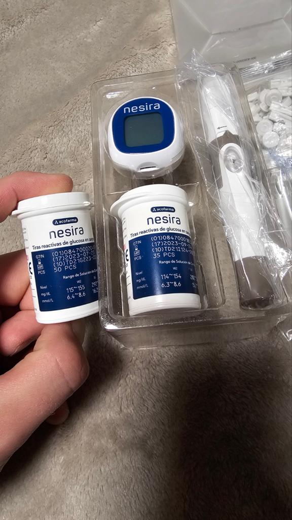 Nesira Bloedglucosemeter set (nieuwstaat) + 75 teststrips, Ophalen of Verzenden