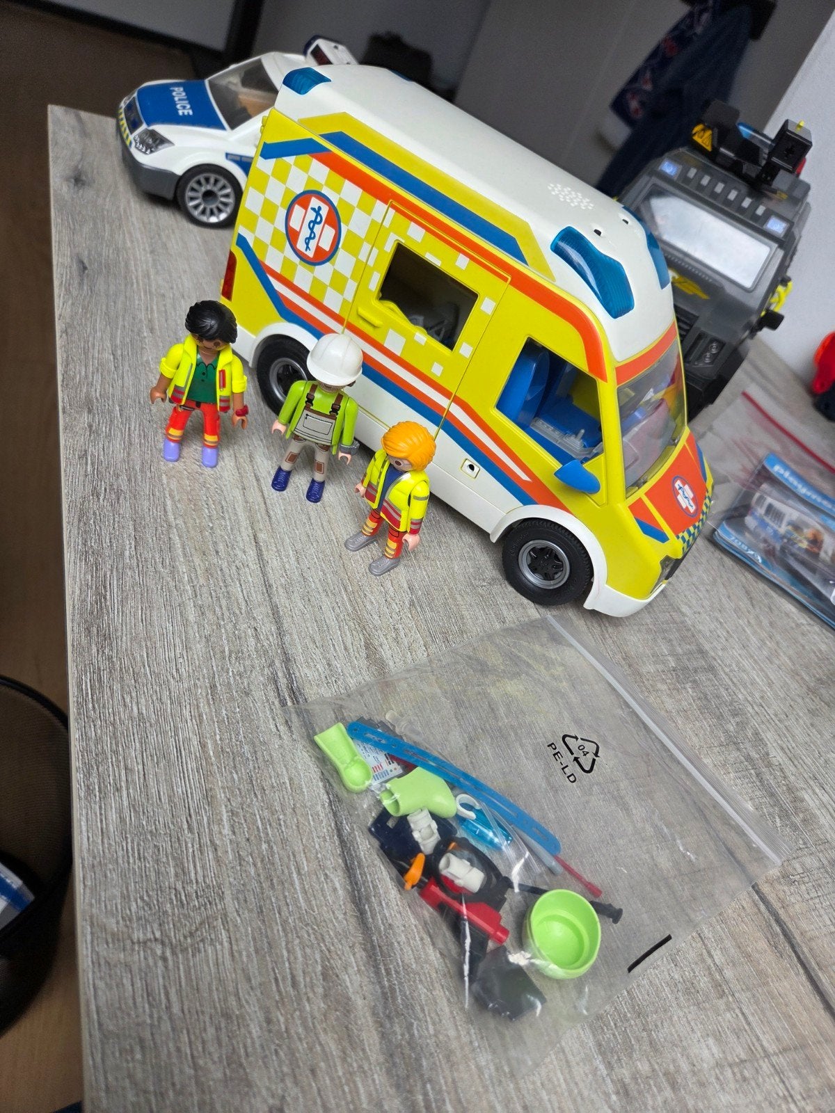 playmobil ambulance 71202, Ophalen of Verzenden, Zo goed als nieuw