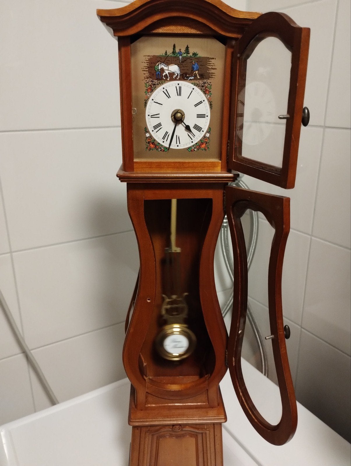 Oudere houten mini staande klok quartz Beroz a Morbier, Ophalen of Verzenden