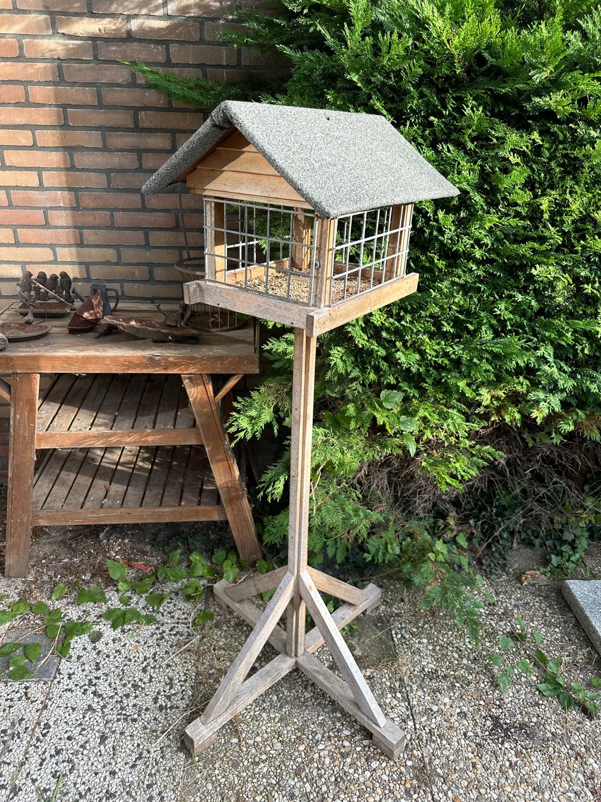 Houten vogelhuisje op standaard, Ophalen, Gebruikt