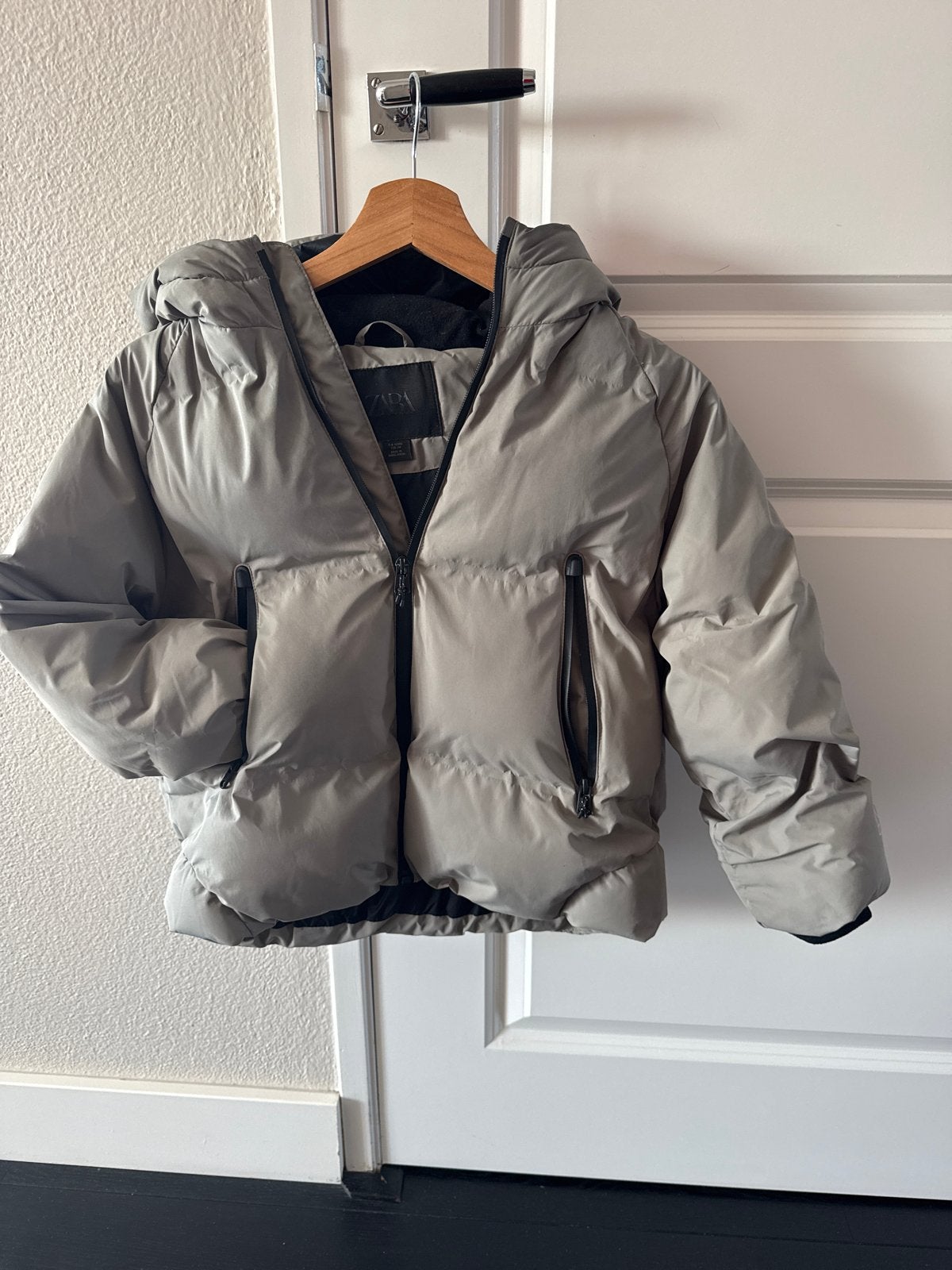 Zara Active Edition Puffer Jas Maat 128 (7-8 jaar), Ophalen of Verzenden, Zo goed als nieuw, Jongen of Meisje, Jas