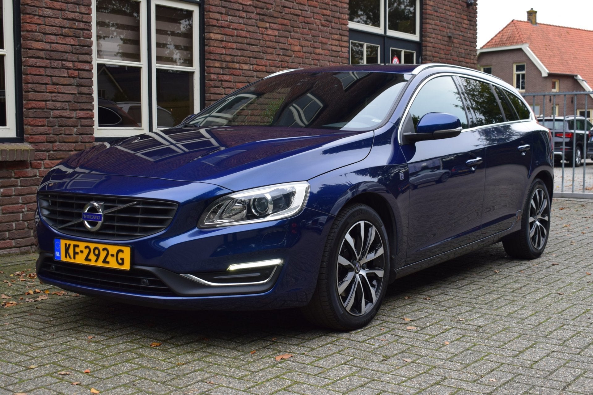 Volvo V60 1.5 T3 Automaat Ocean Race Trekhaak | Schuifdak |, 4 cilinders, Met garantie (alle), Blauw, Leder
