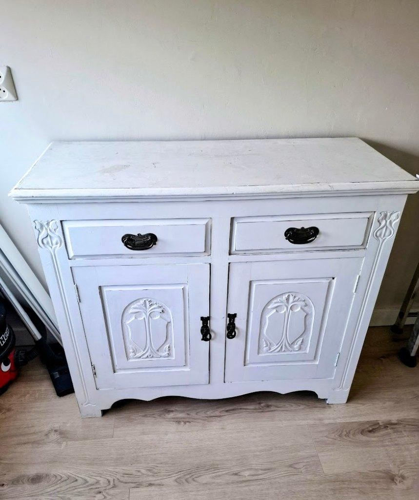 Leuk kastje, white wash met opbergruimte, Ophalen, Gebruikt